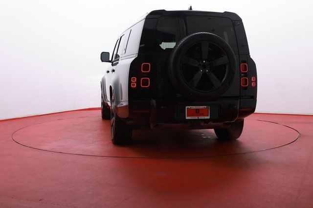 2024 Land Rover Defender X-Dynamic SE - Photo 8
