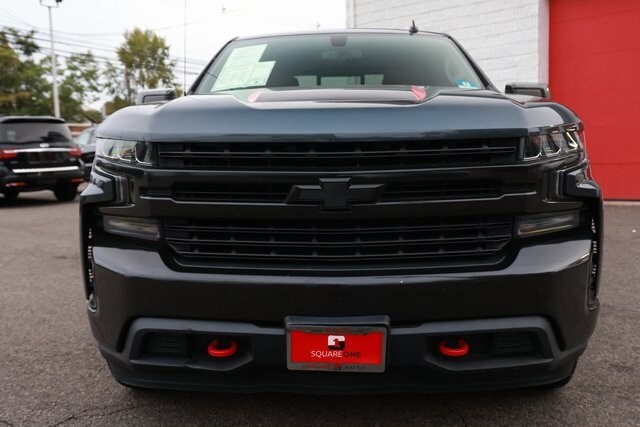 2019 Chevrolet Silverado 1500 LT photo 2