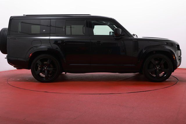 2024 Land Rover Defender X-Dynamic SE - Photo 6