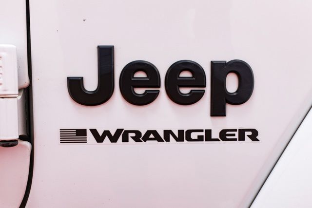 2025 Jeep Wrangler 4-Door Sahara - Photo 33