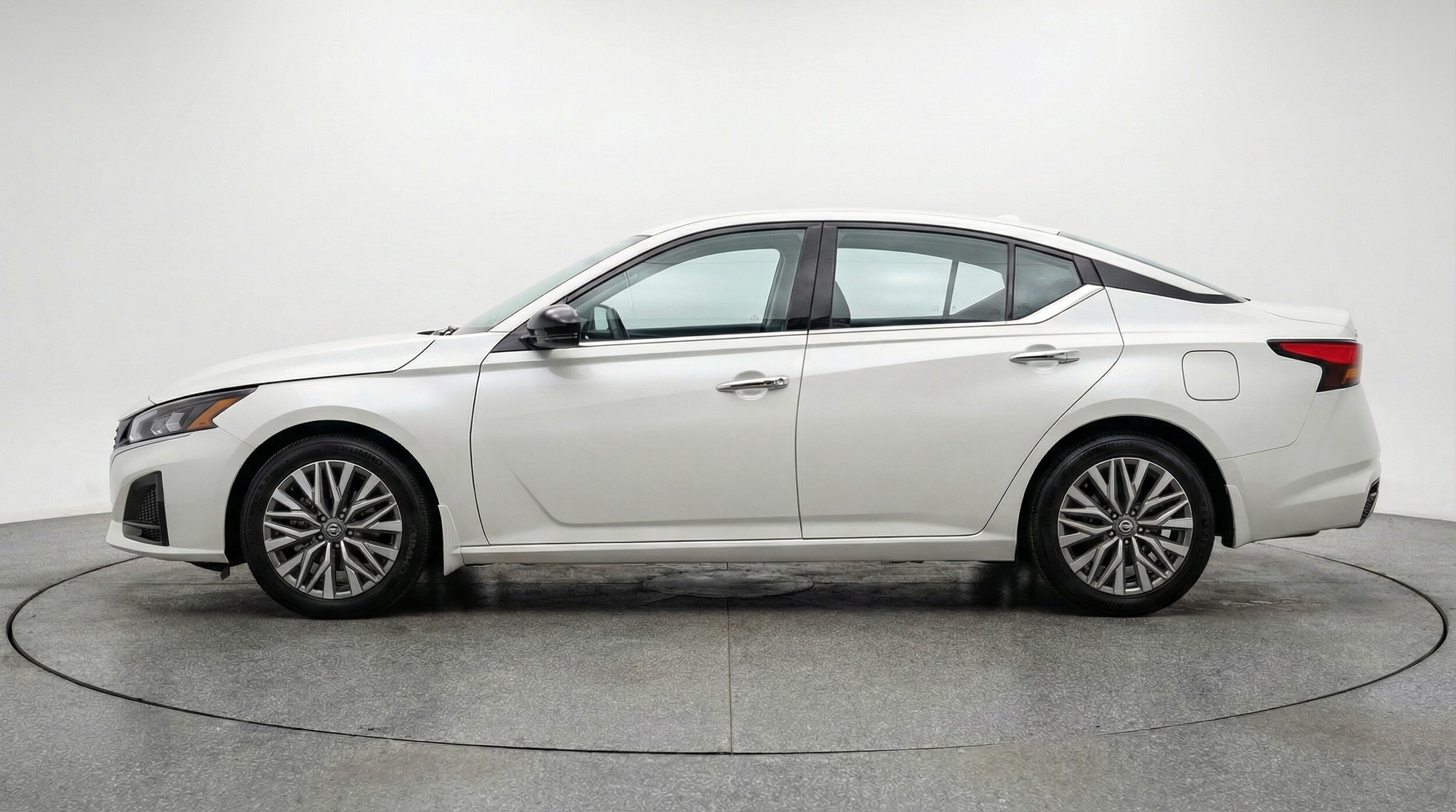 Thumbnail: 2025 Nissan Altima - 4