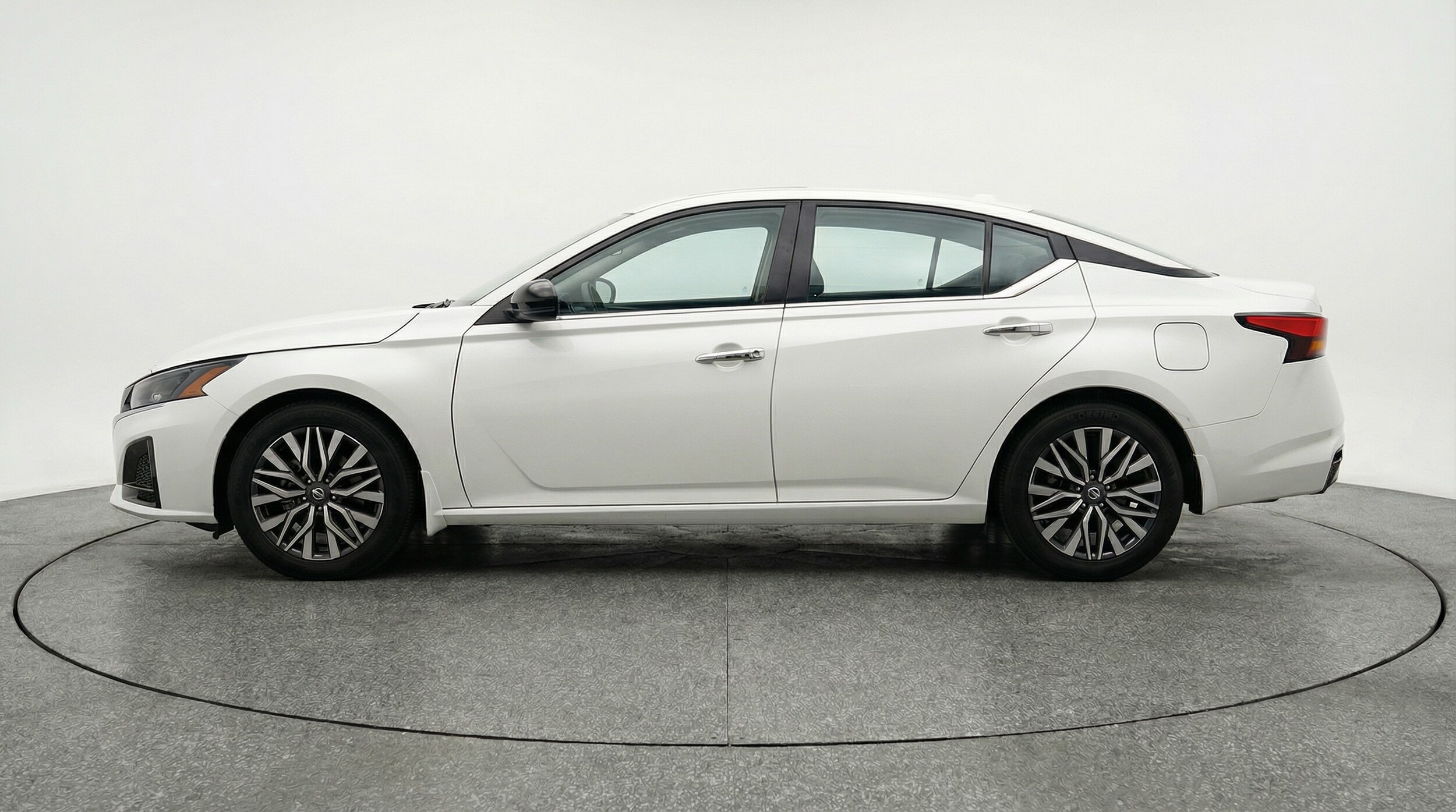 Thumbnail: 2025 Nissan Altima - 4