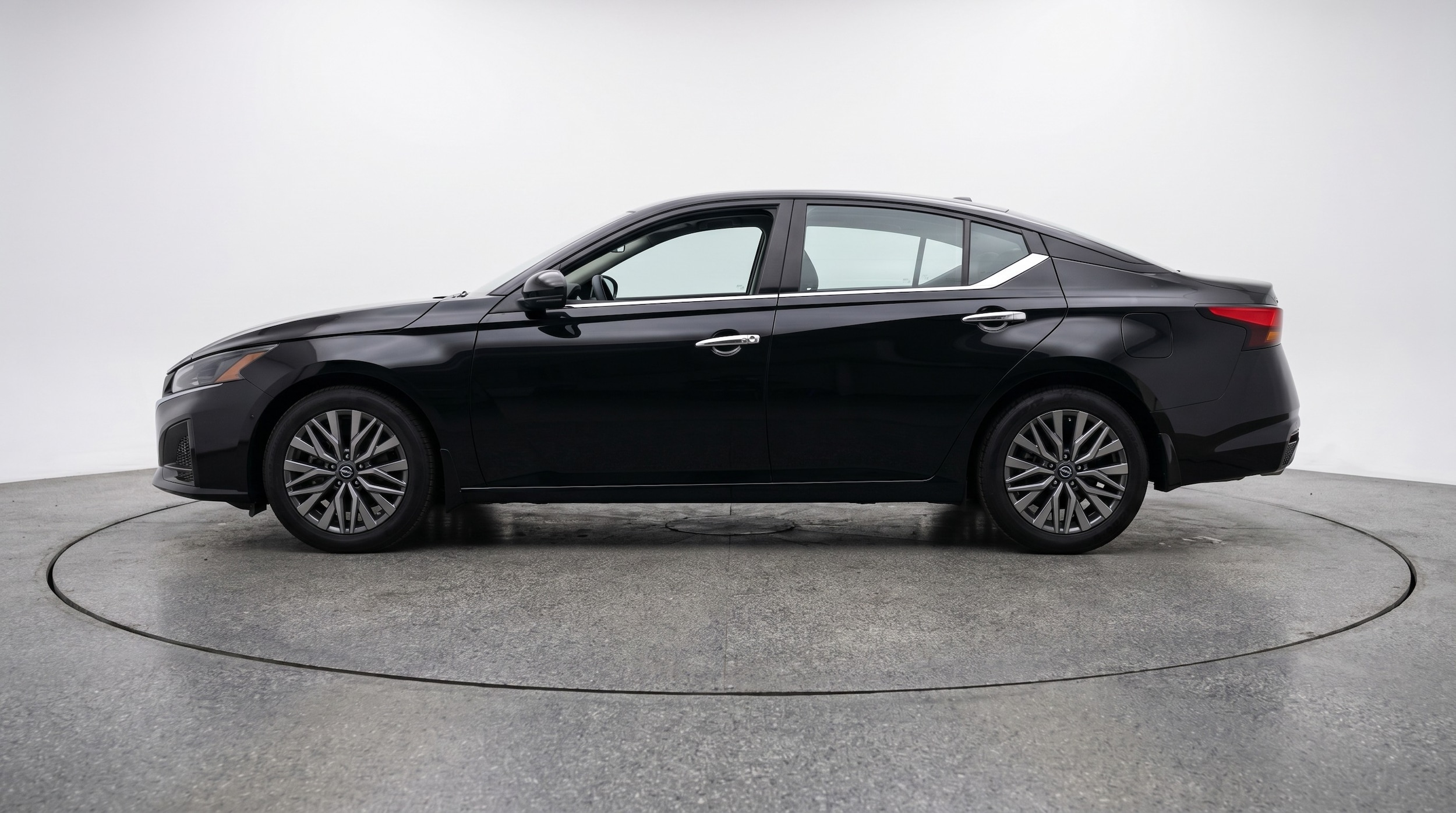 Thumbnail: 2025 Nissan Altima - 4
