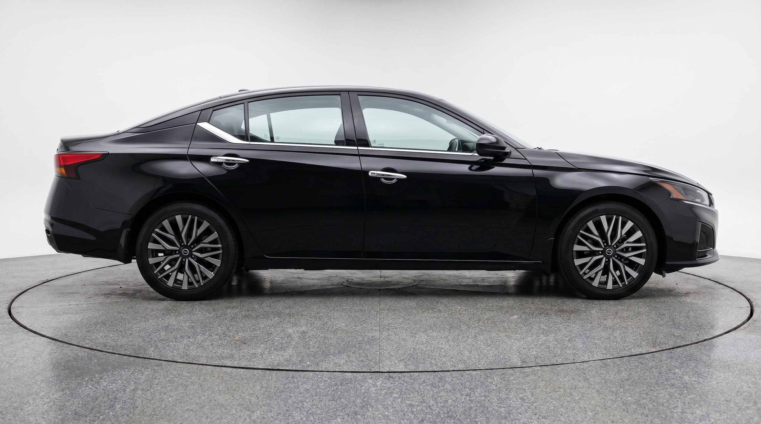 Thumbnail: 2025 Nissan Altima - 8