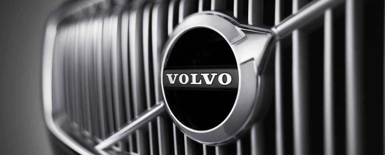 Volvo-XC90-New-2016-34 grille closup.jpg
