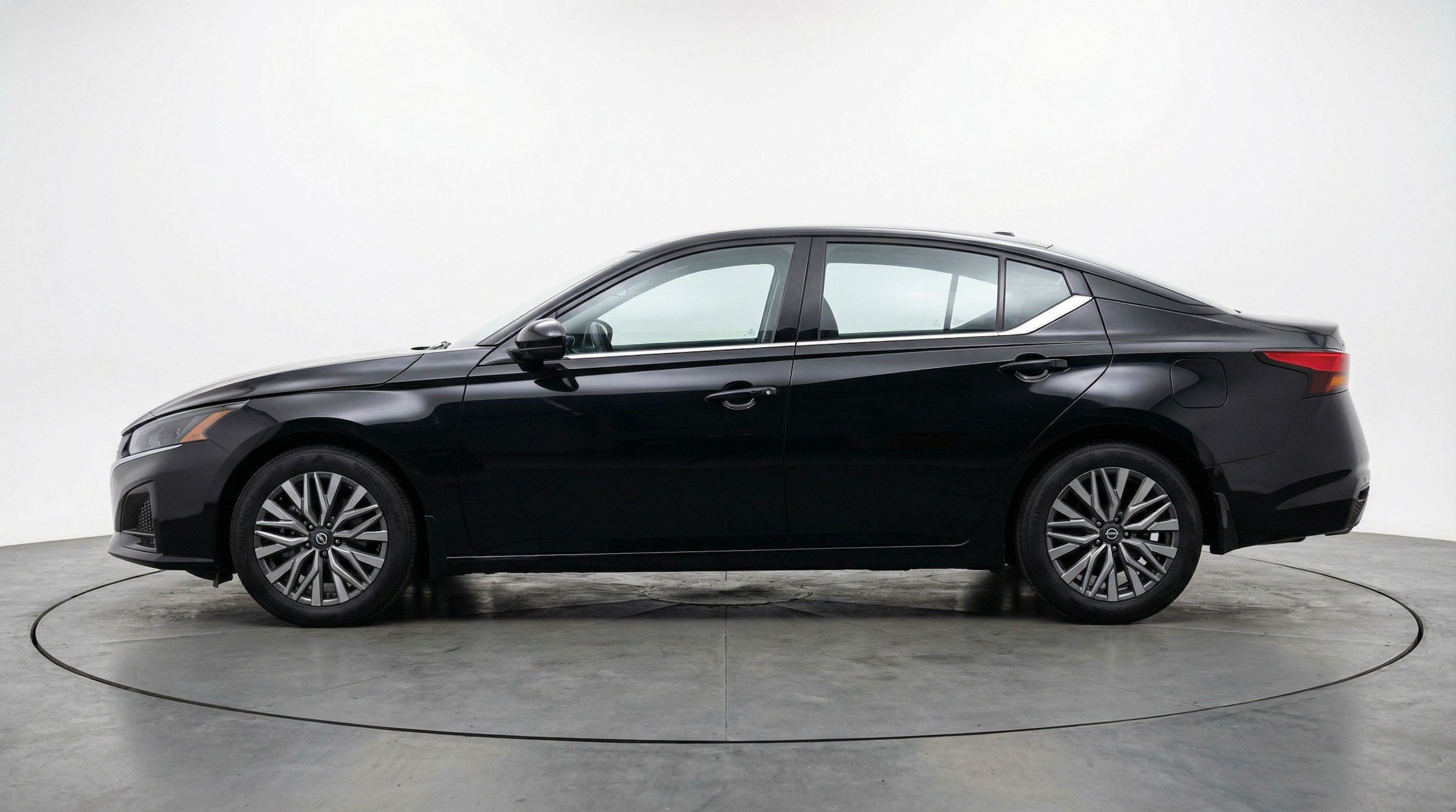 Thumbnail: 2025 Nissan Altima - 4