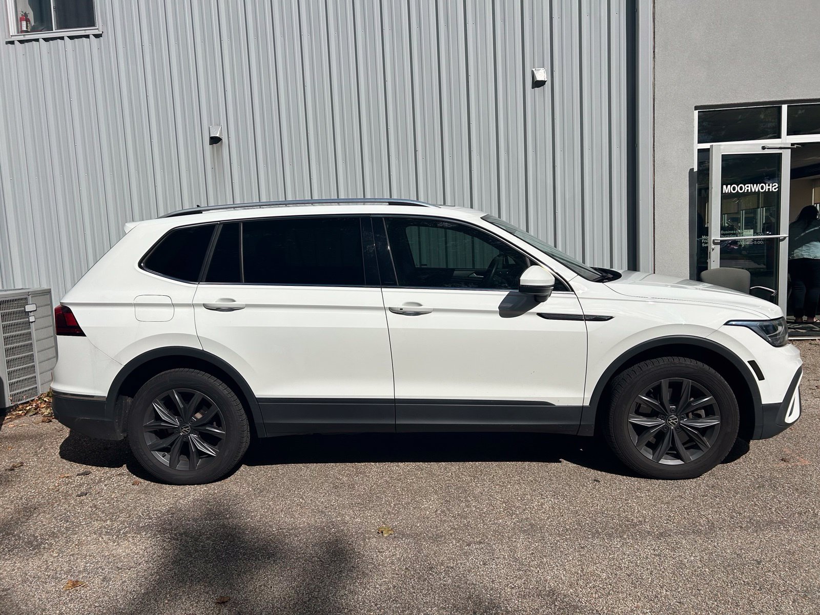 Used 2022 Volkswagen Tiguan 2.0T SE SUV