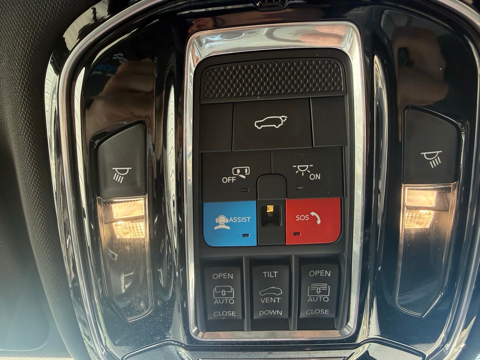 2022 Jeep Grand Cherokee Overland - Photo 17