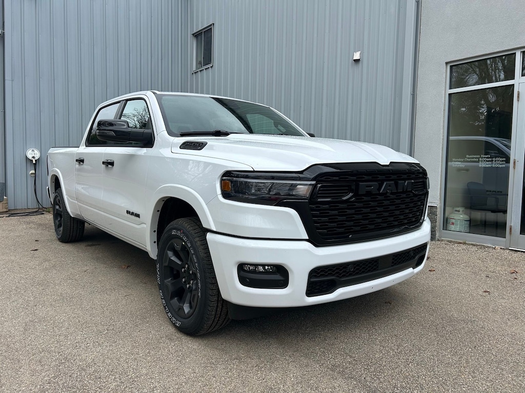 New 2026 Ram 1500 BIG HORN CREW CAB 4X4 6'4 BOX Pickup