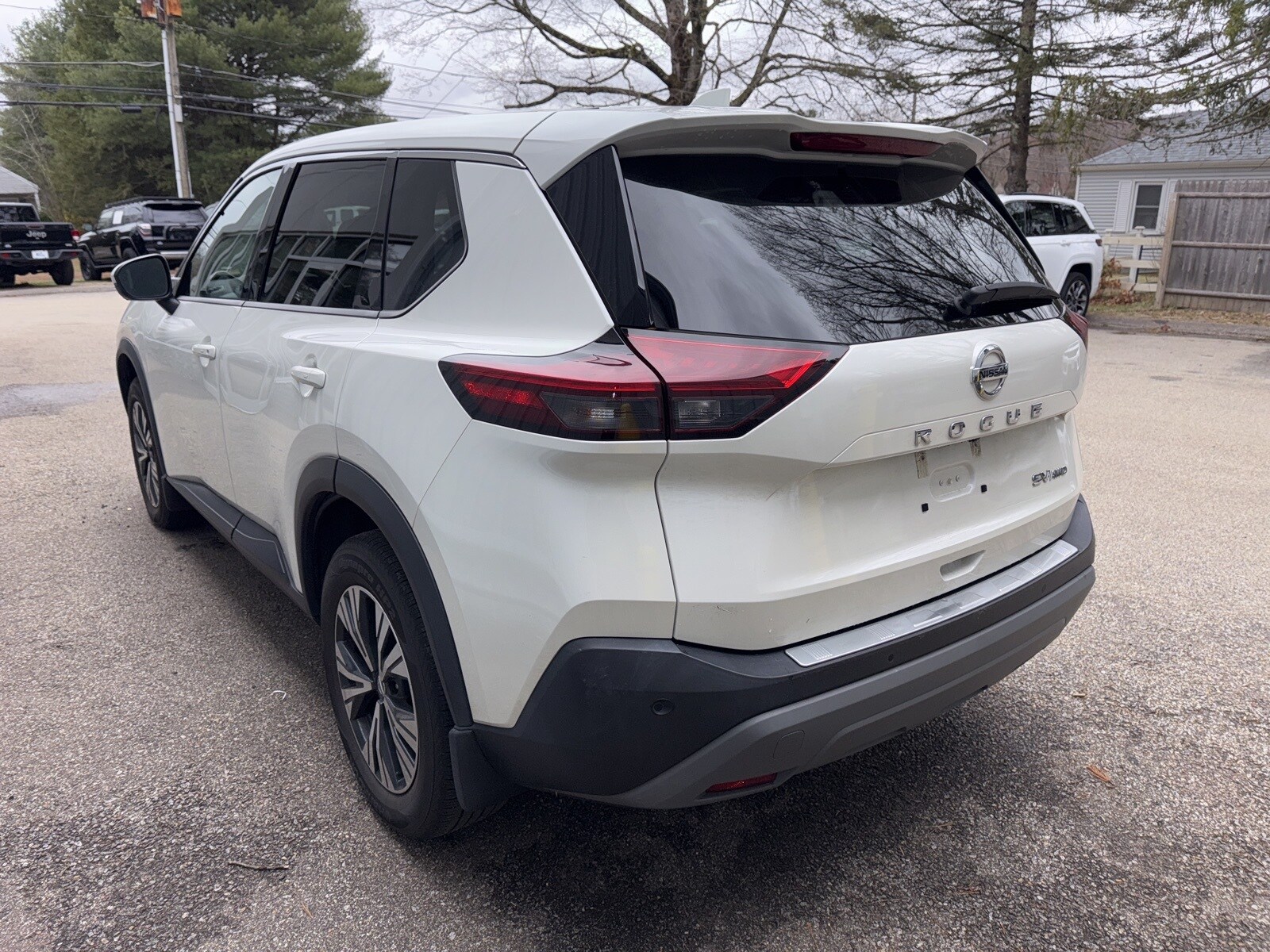 2021 Nissan Rogue SV photo 4