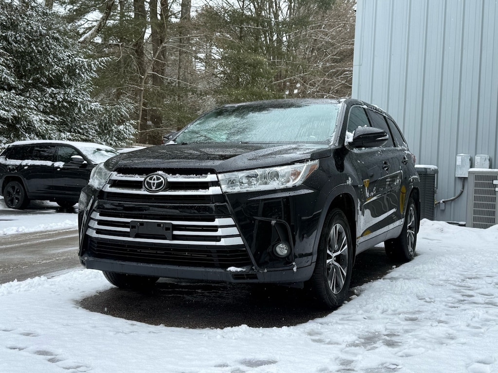Used 2019 Toyota Highlander LE SUV