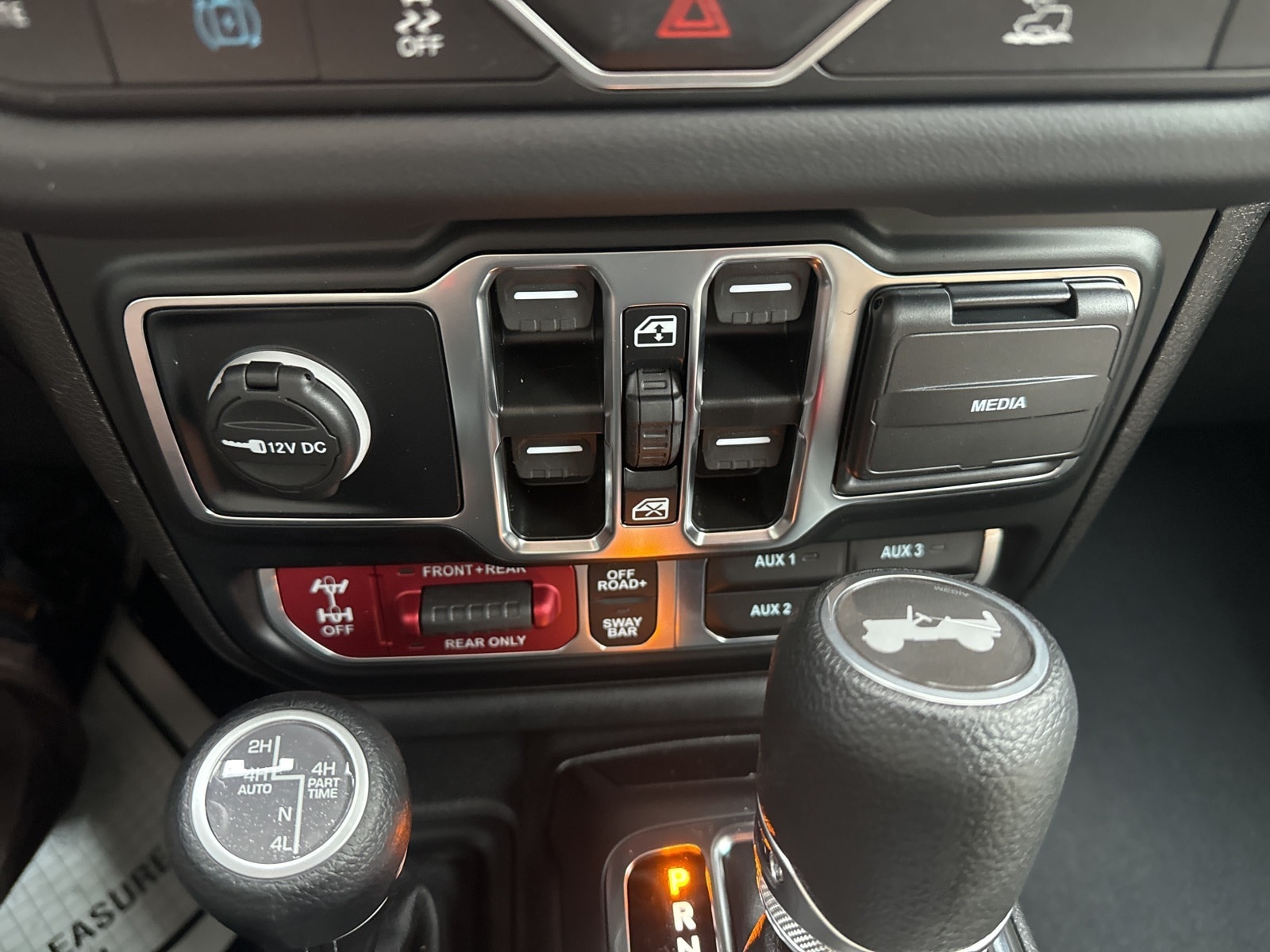 2024 Silver Zynith Jeep Wrangler 4xe 4-DOOR RUBICON 4X4 SUV
