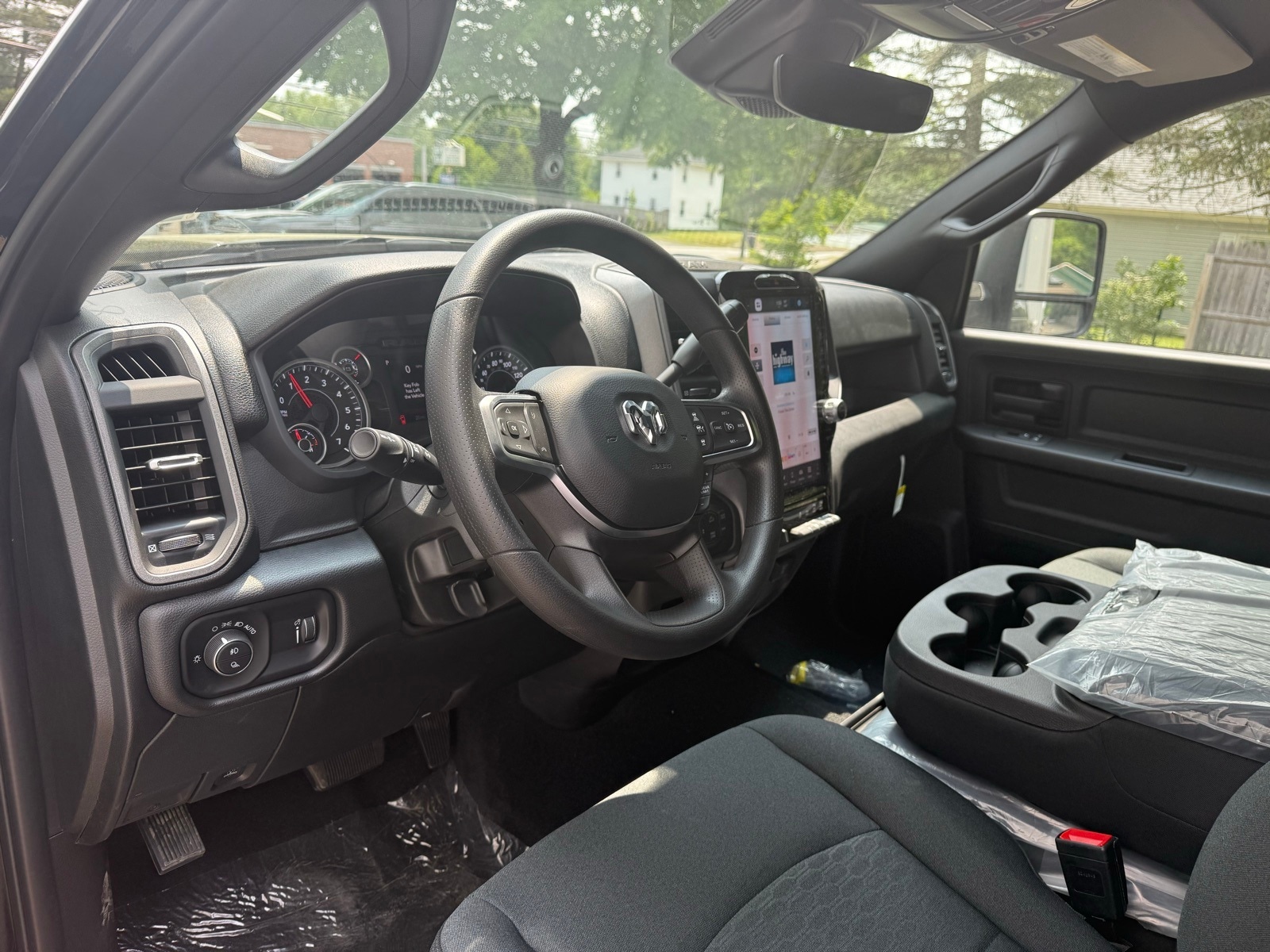 2025 Diamond Black Crystal Pearlcoat Ram 2500 TRADESMAN CREW CAB 4X4 6'4 BOX 4X4 Truck