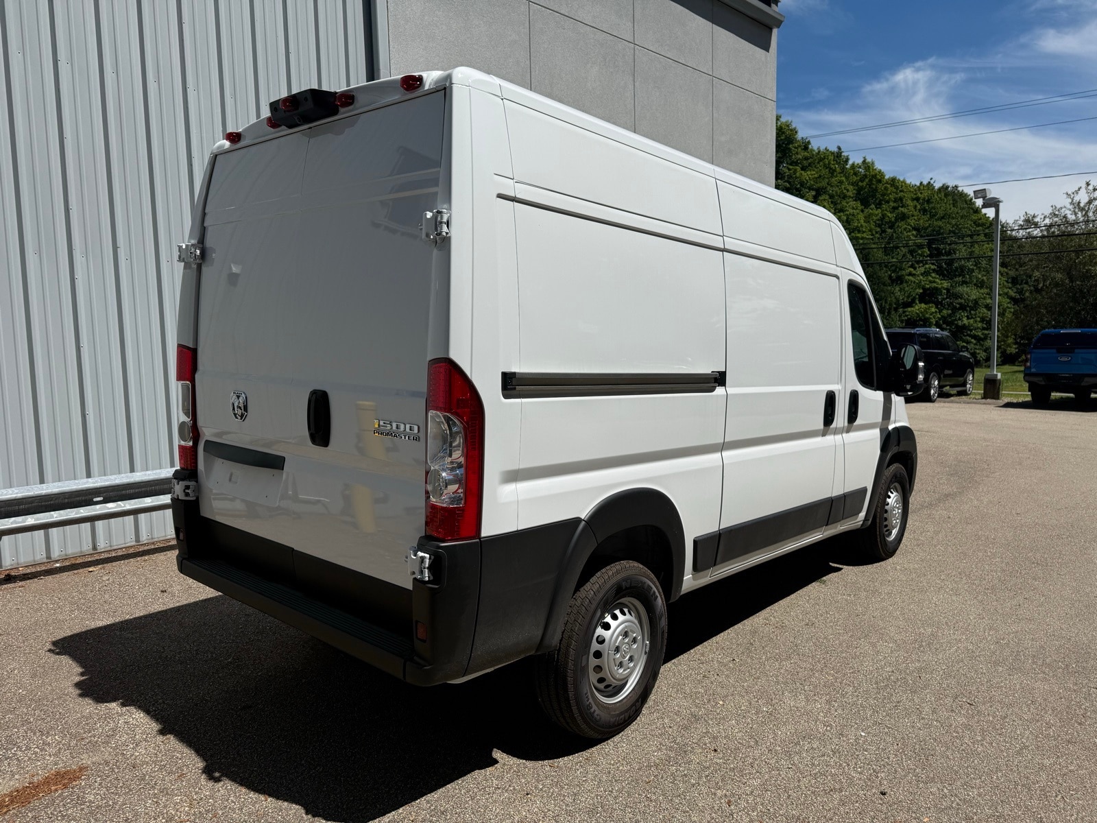 2025 Bright White Ram ProMaster Cargo Van PROMASTER 1500 TRADESMAN CARGO VAN HIGH ROOF 136' FWD Van
