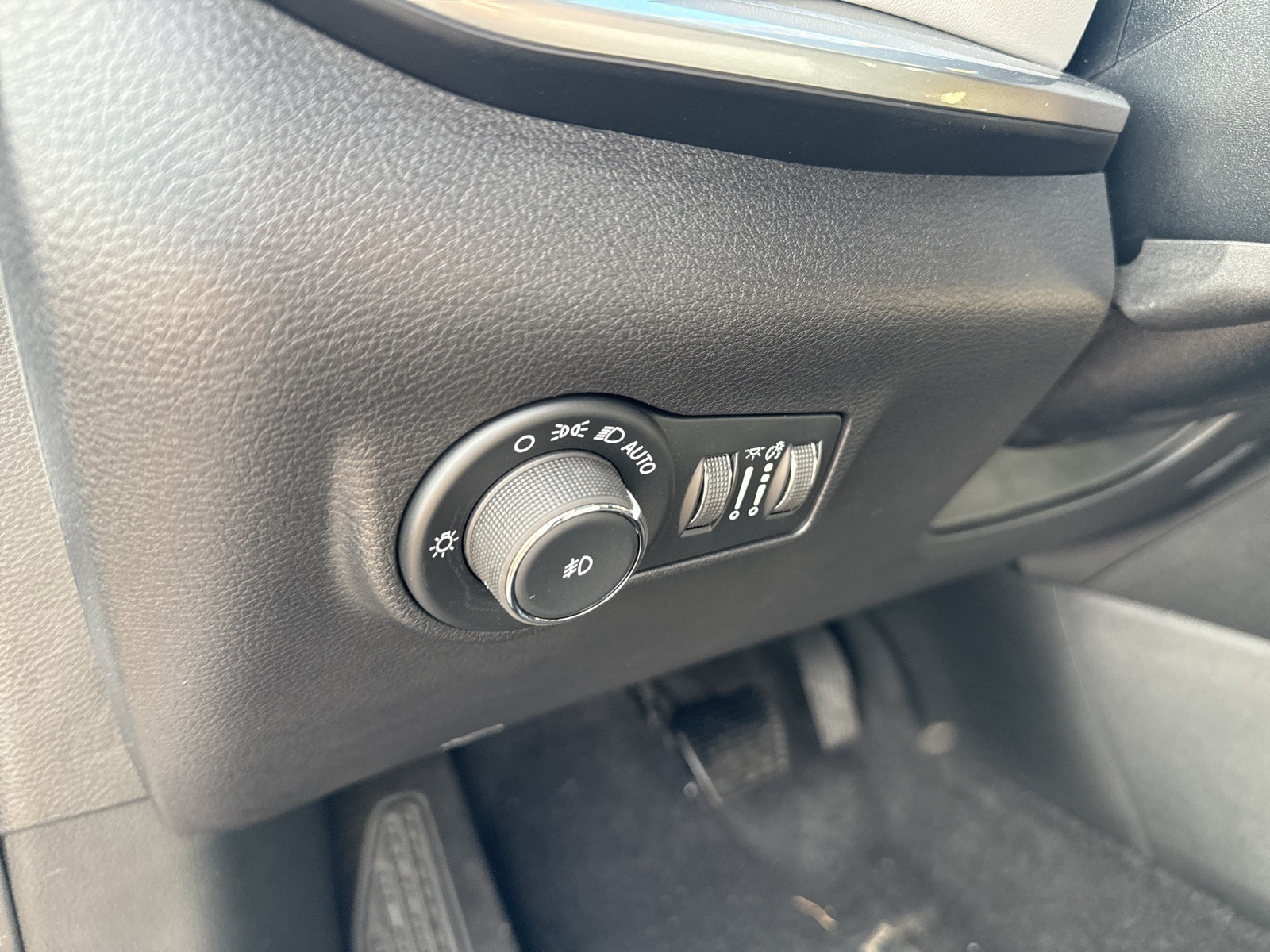 2025 Bright White Jeep Compass LIMITED 4X4 4X4 SUV