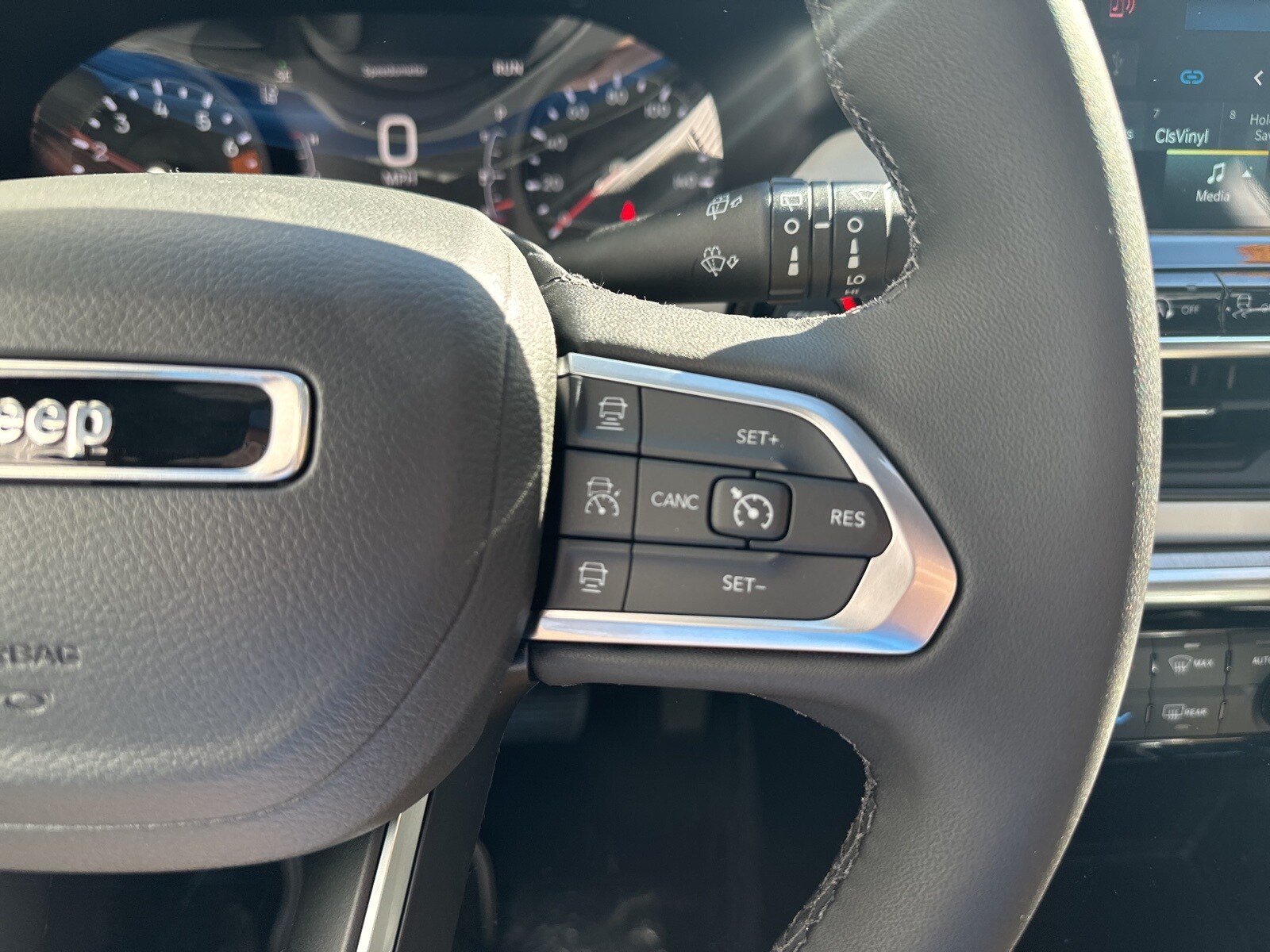 2025 Bright White Jeep Compass LIMITED 4X4 4X4 SUV