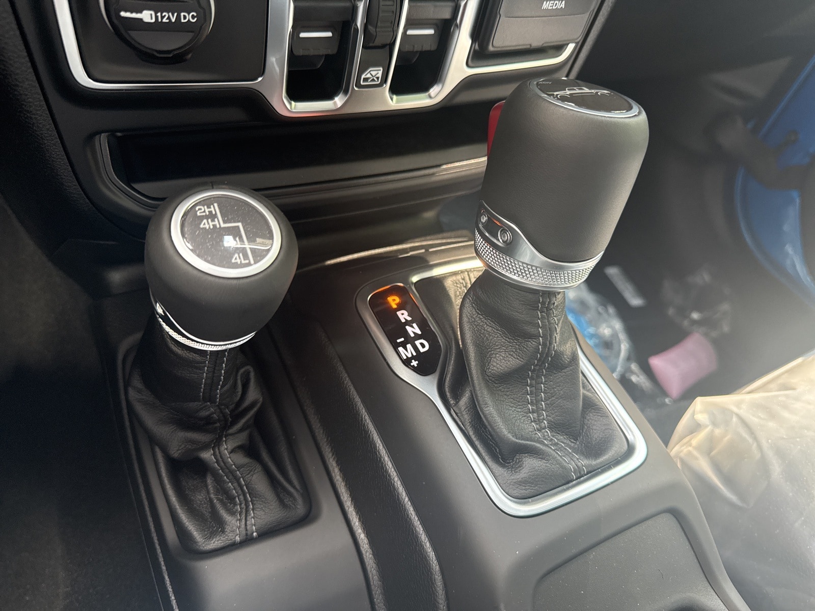 2025 Hydro Blue Pearlcoat Jeep Gladiator HIGH TIDE 4X4 4X4 Truck