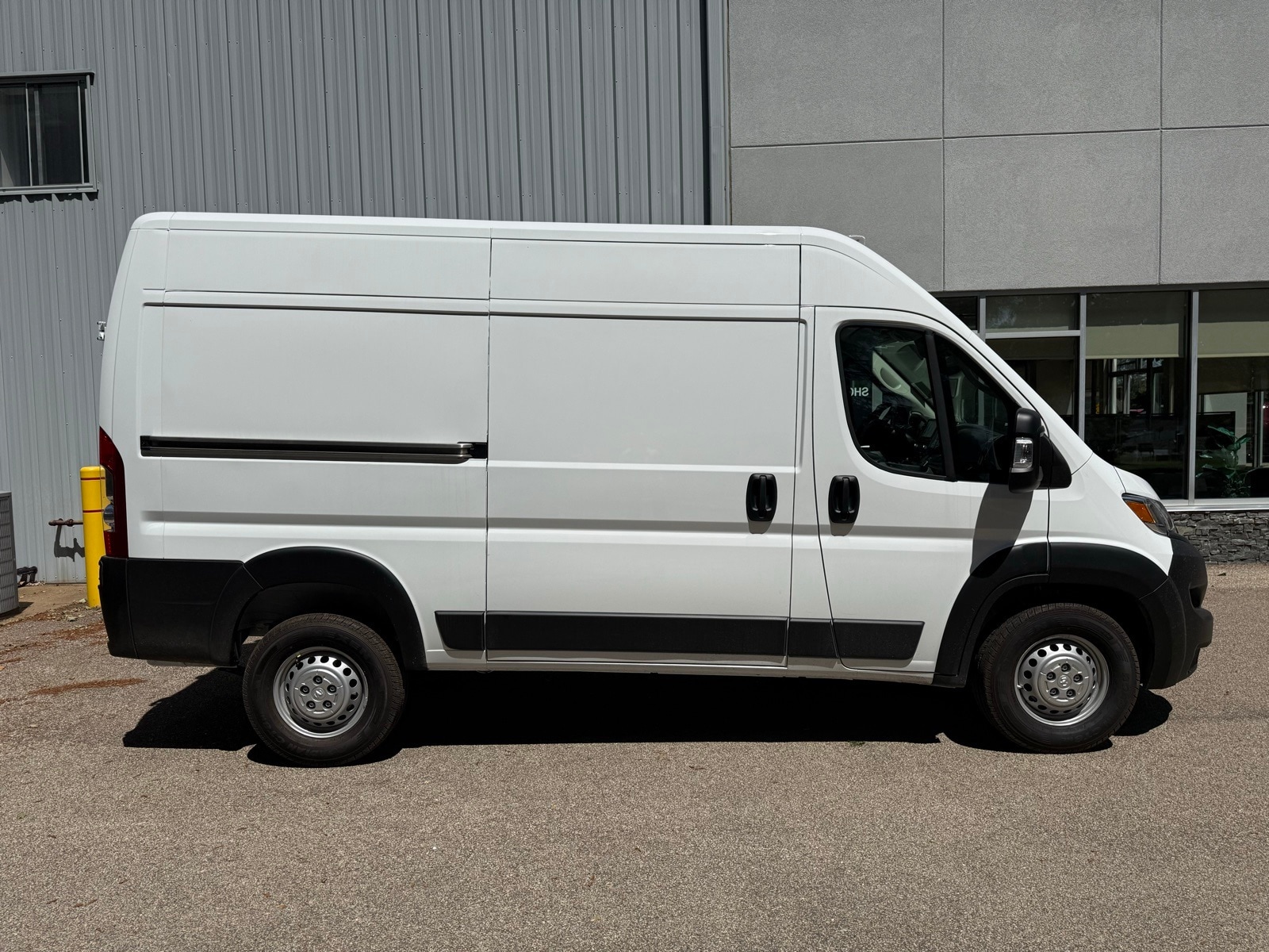 2025 Bright White Ram ProMaster Cargo Van PROMASTER 1500 TRADESMAN CARGO VAN HIGH ROOF 136' FWD Van