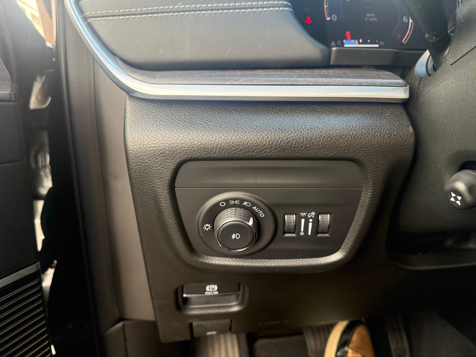 2022 Jeep Grand Cherokee Overland - Photo 19