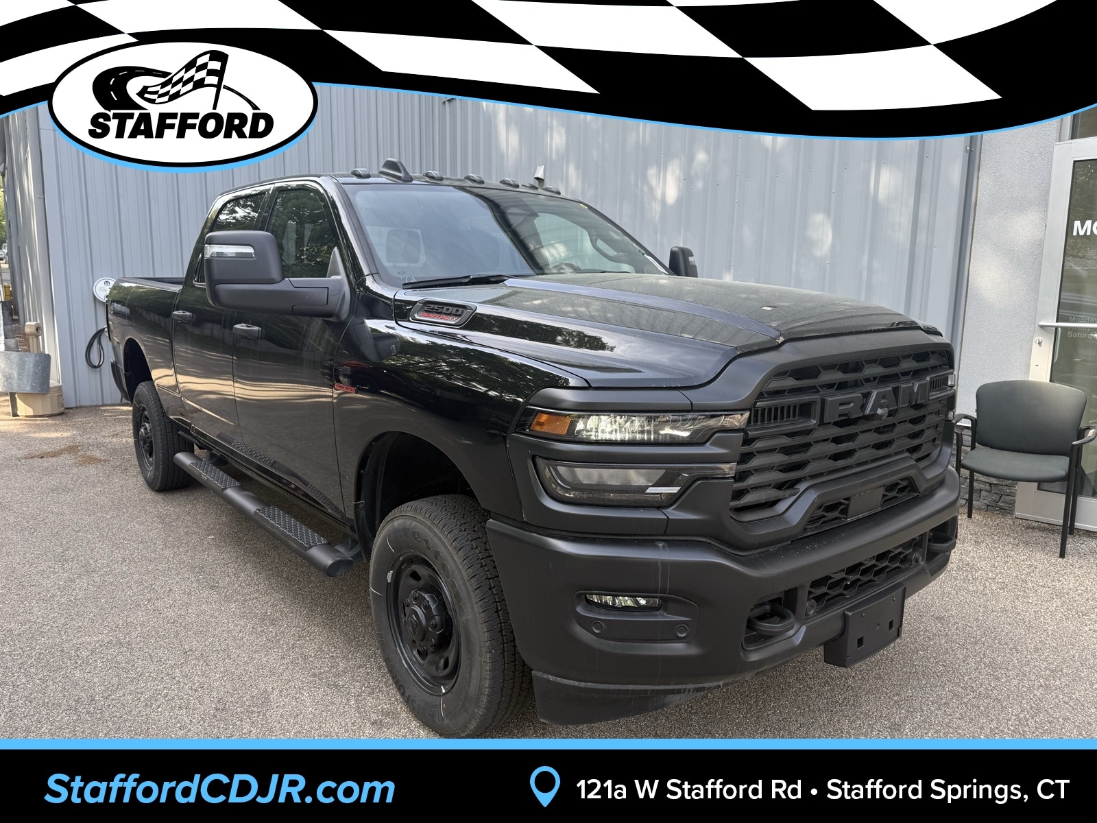 2025 Diamond Black Crystal Pearlcoat Ram 2500 TRADESMAN CREW CAB 4X4 6'4 BOX Truck