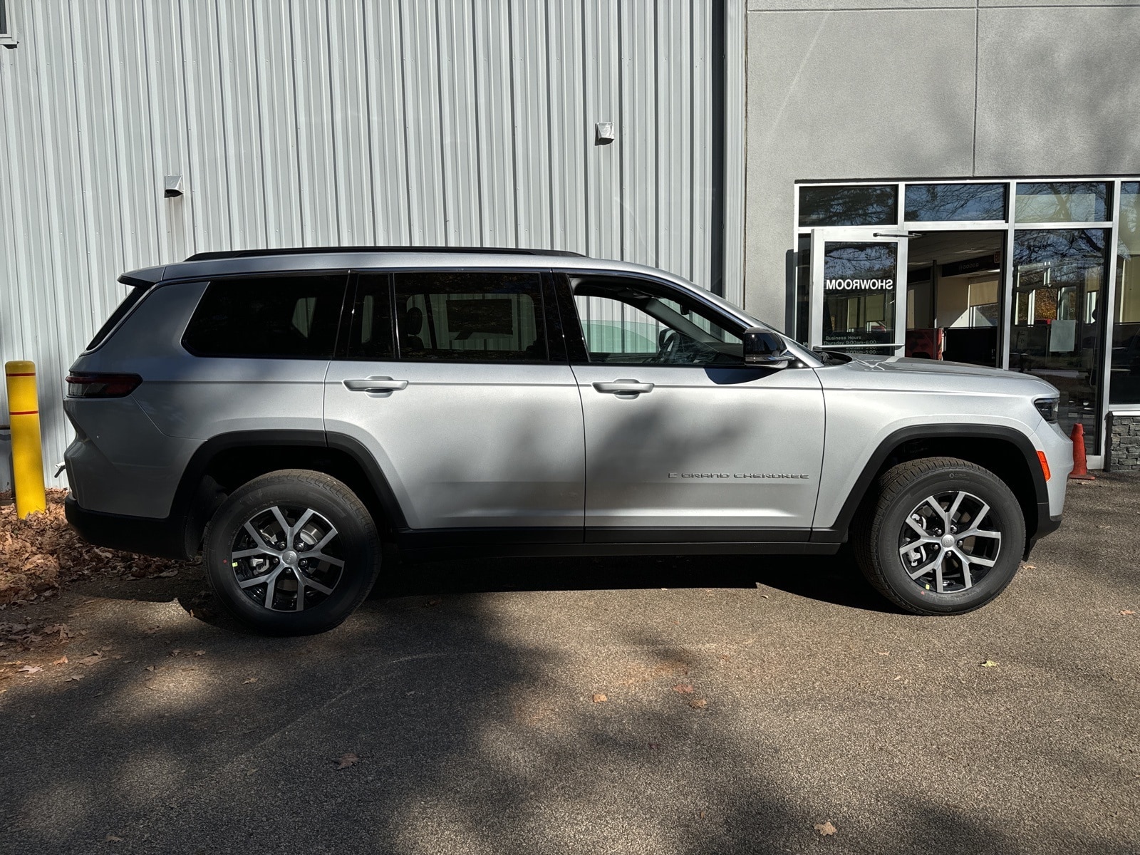 2025 Silver Zynith Jeep Grand Cherokee L LIMITED 4X4 4X4 SUV