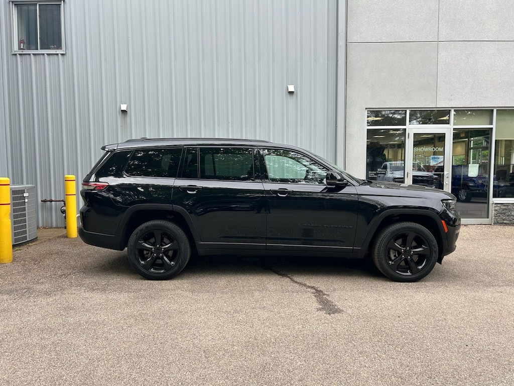 Used 2023 Jeep Grand Cherokee L Limited SUV