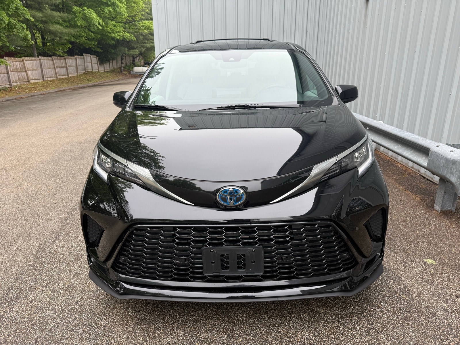 Used 2022 Toyota Sienna XSE with VIN 5TDDSKFC8NS073064 for sale in Stafford, CT