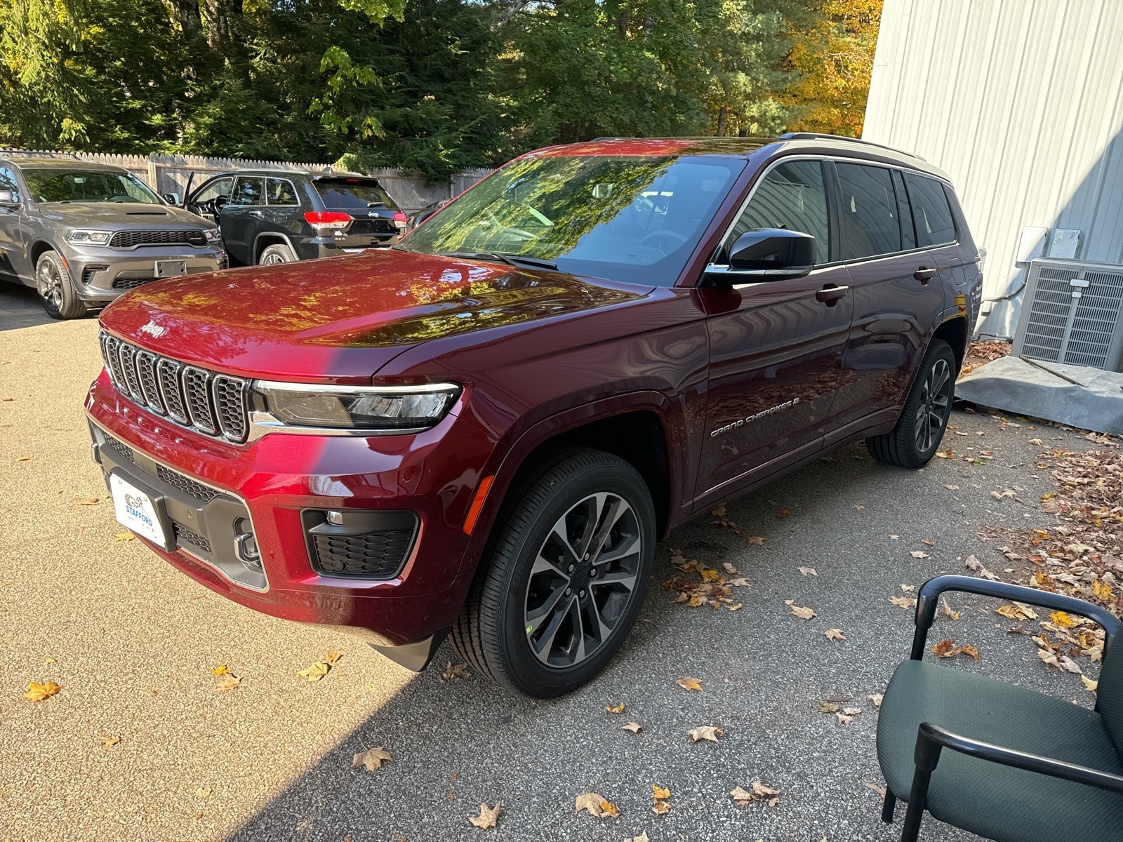 2025 Velvet Red Pearlcoat Jeep Grand Cherokee L OVERLAND 4X4 4X4 SUV