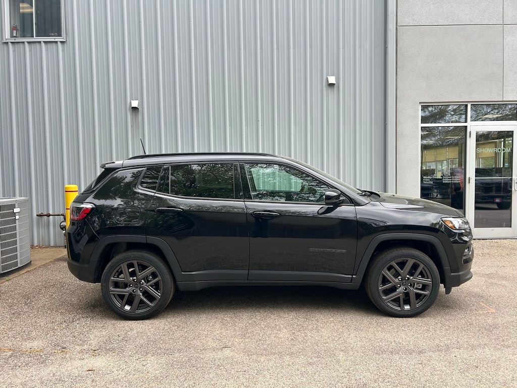 New 2026 Jeep Compass LIMITED ALTITUDE 4X4 Sport Utility