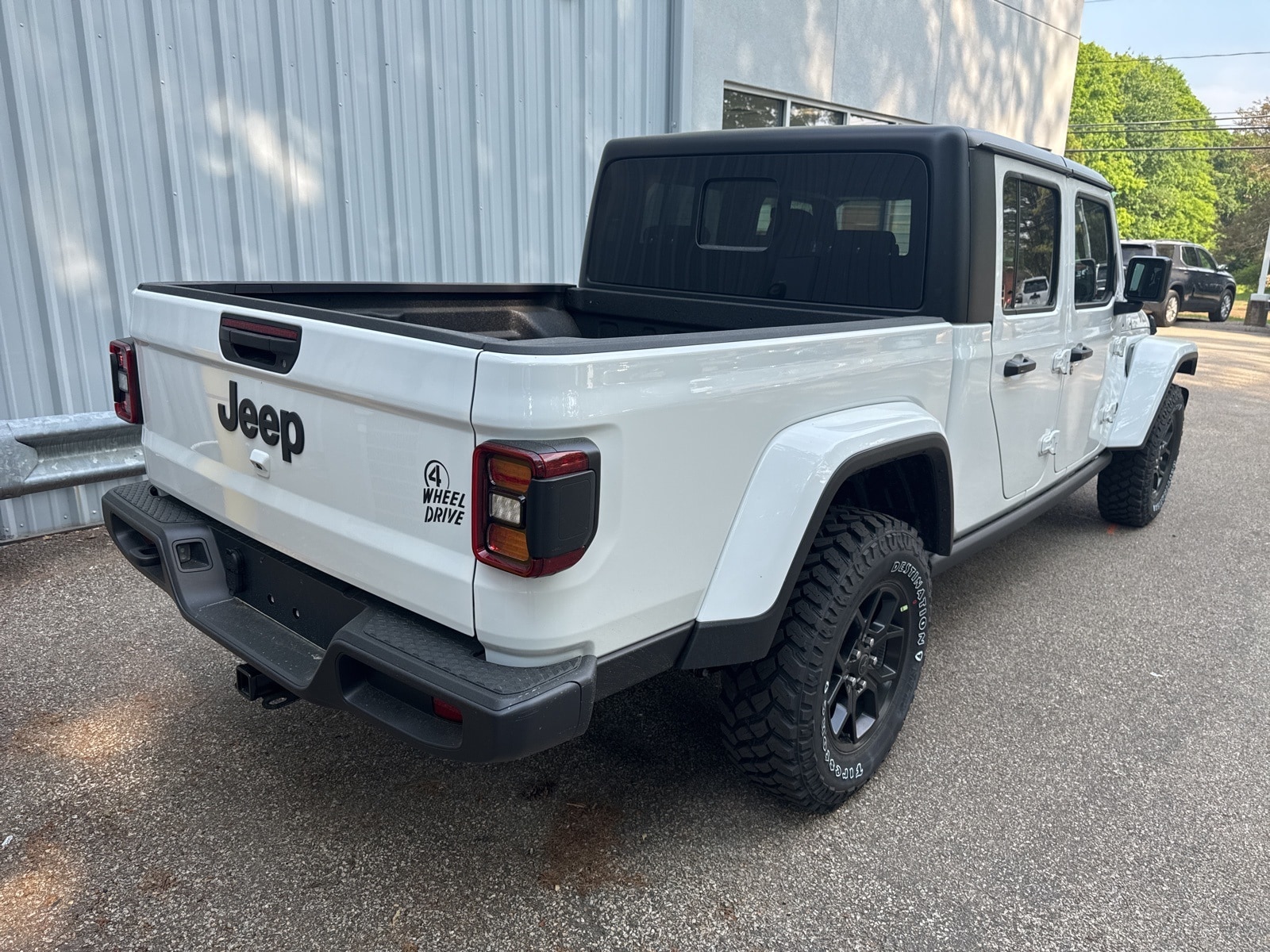 2025 Bright White Jeep Gladiator WILLYS 4X4 4X4 Truck