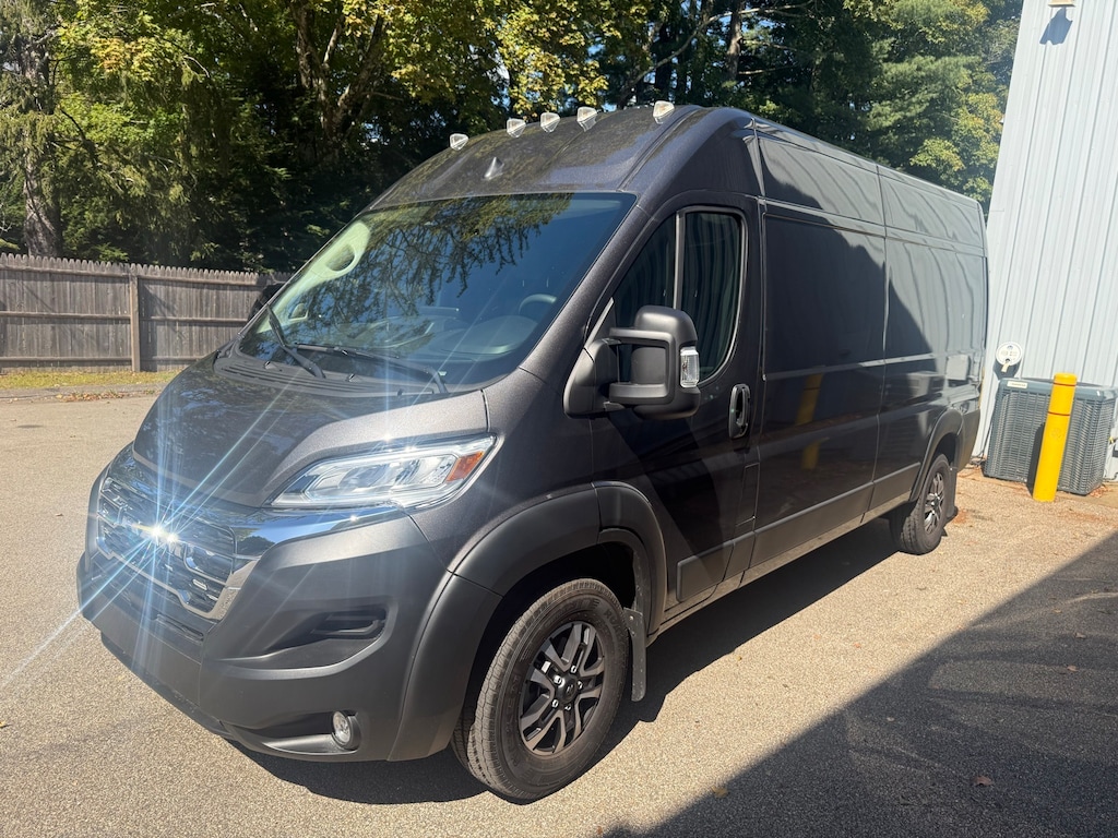 New 2025 Ram ProMaster PROMASTER 3500 SLT CARGO VAN HIGH ROOF 159' WB Cargo Van
