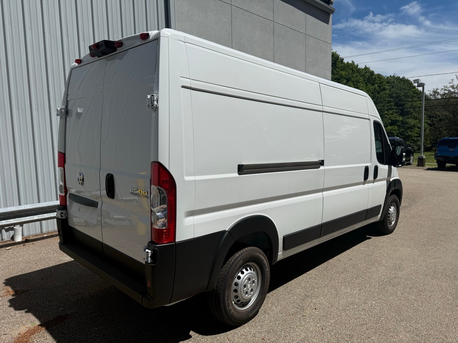 2025 Bright White Ram ProMaster Cargo Van PROMASTER 2500 TRADESMAN CARGO VAN HIGH ROOF 159' FWD Van