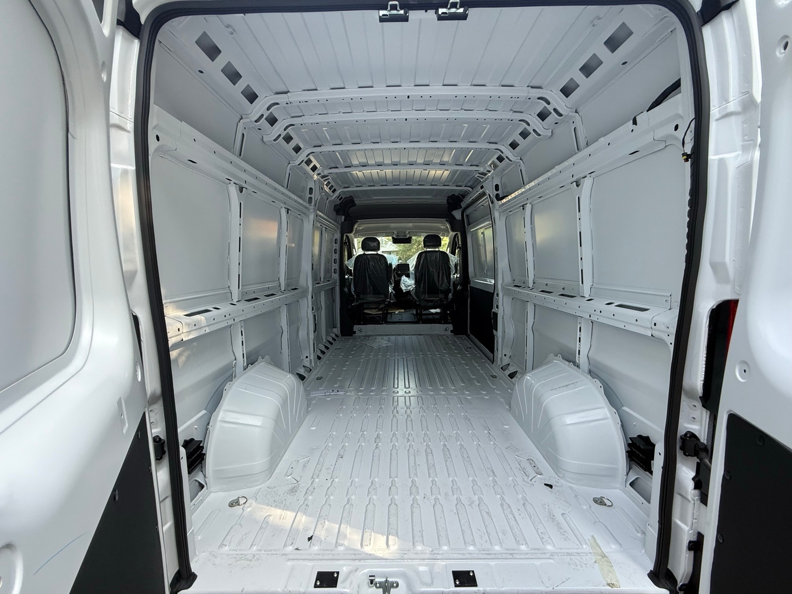 2025 Bright White Ram ProMaster Cargo Van PROMASTER 2500 TRADESMAN CARGO VAN HIGH ROOF 159' FWD Van