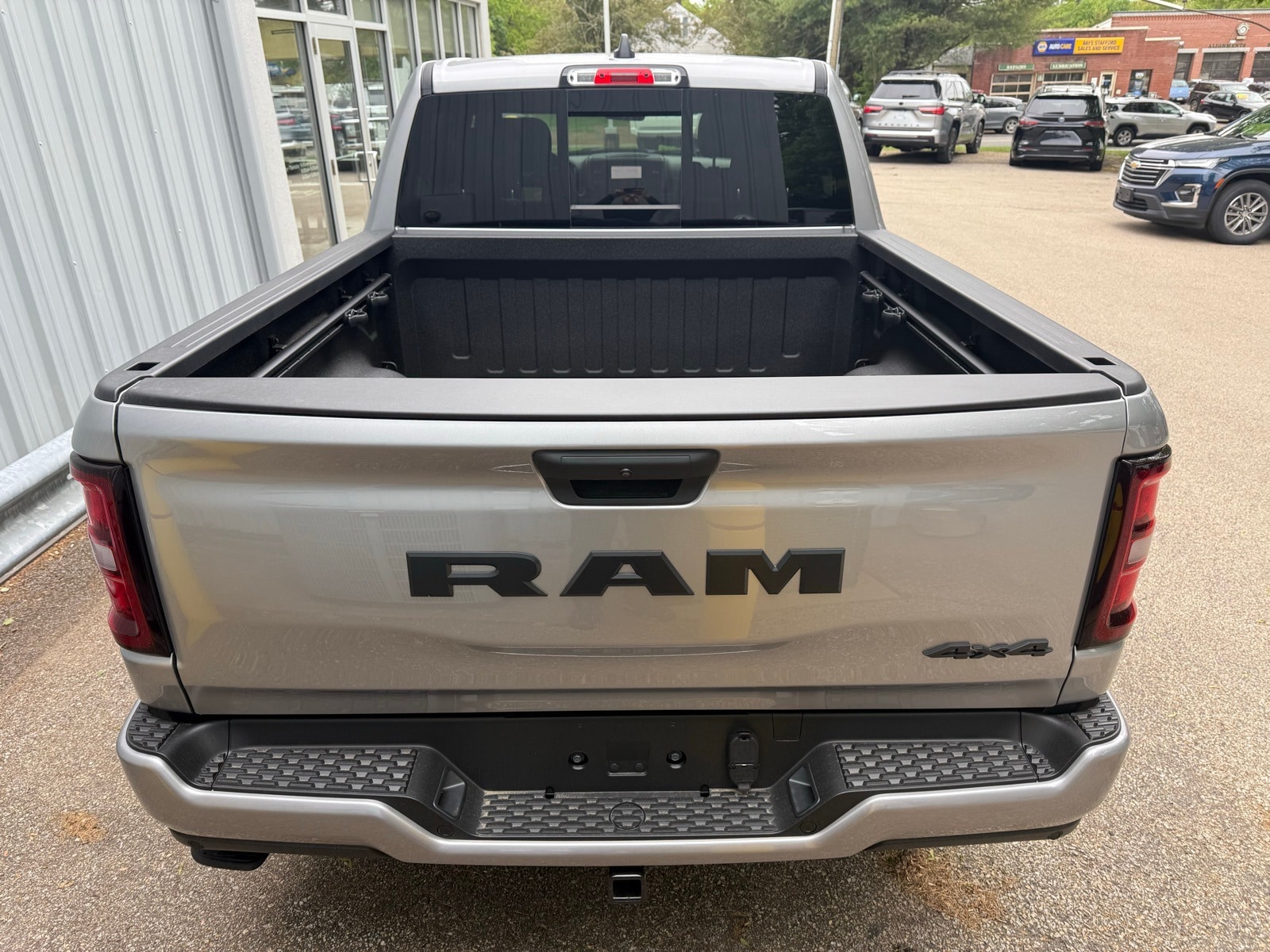 2025 Billet Silver Ram 1500 TRADESMAN CREW CAB 4X4 5'7 BOX 4X4 Truck
