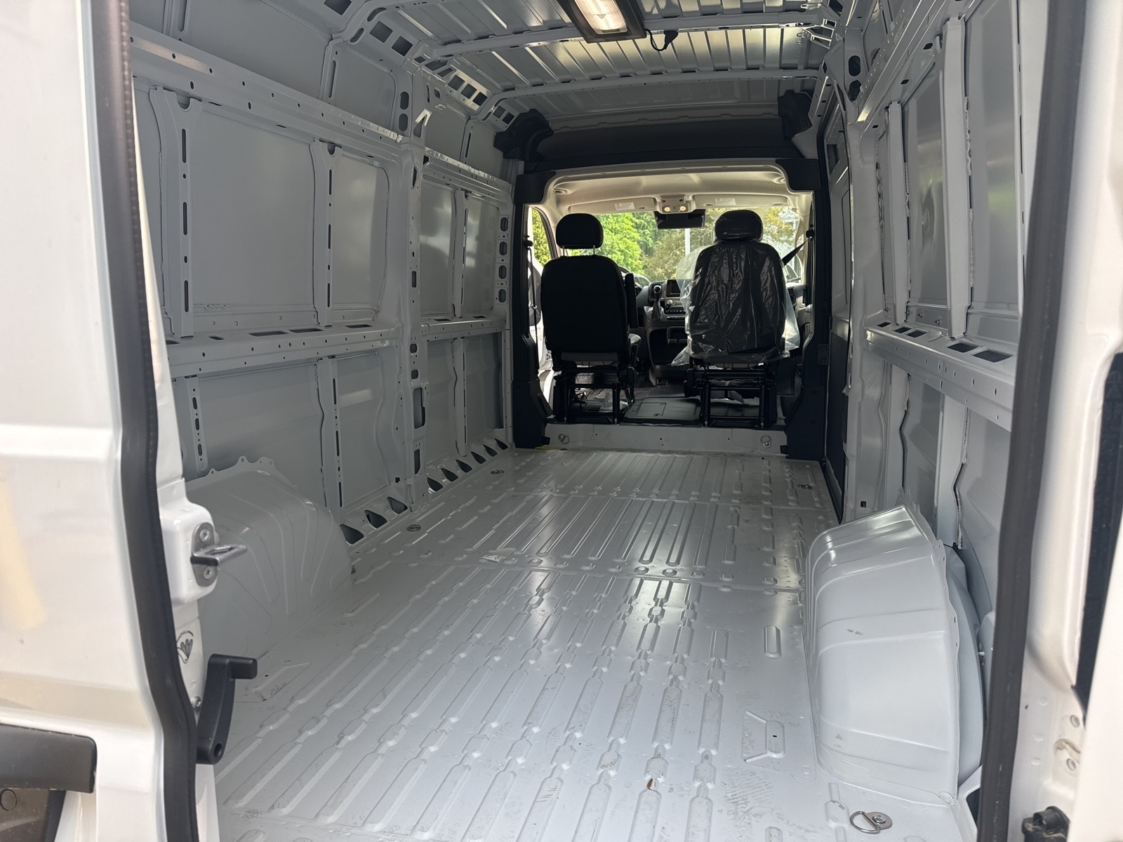 2025 Bright White Ram ProMaster PROMASTER 3500 TRADESMAN CARGO VAN HIGH ROOF 159' FWD Van