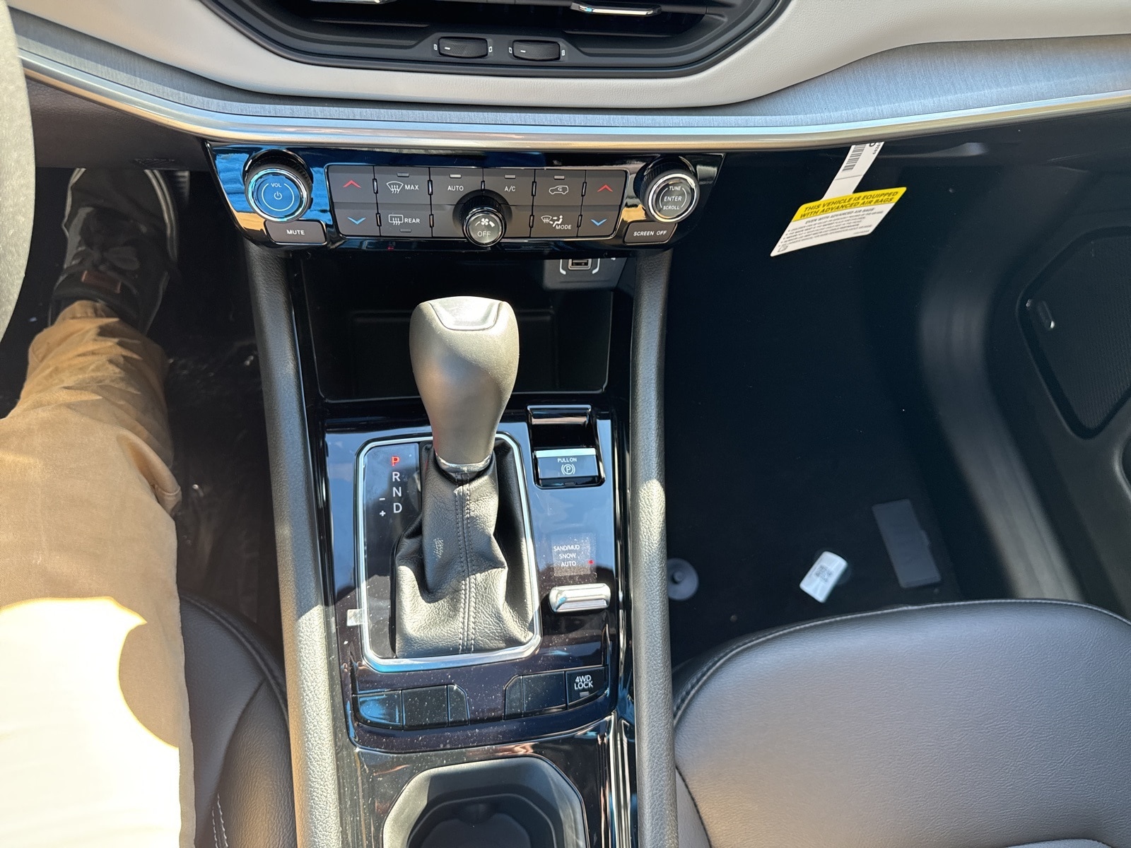 2025 Bright White Jeep Compass LIMITED 4X4 4X4 SUV