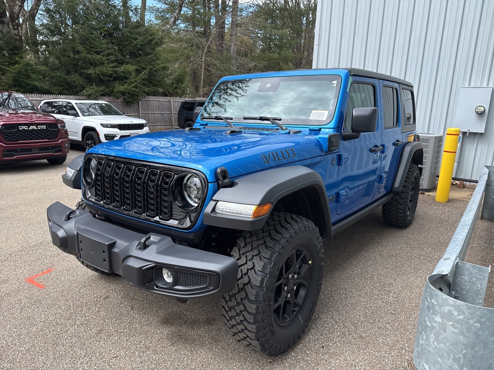 2025 Jeep Wrangler 4xe Willys photo 3
