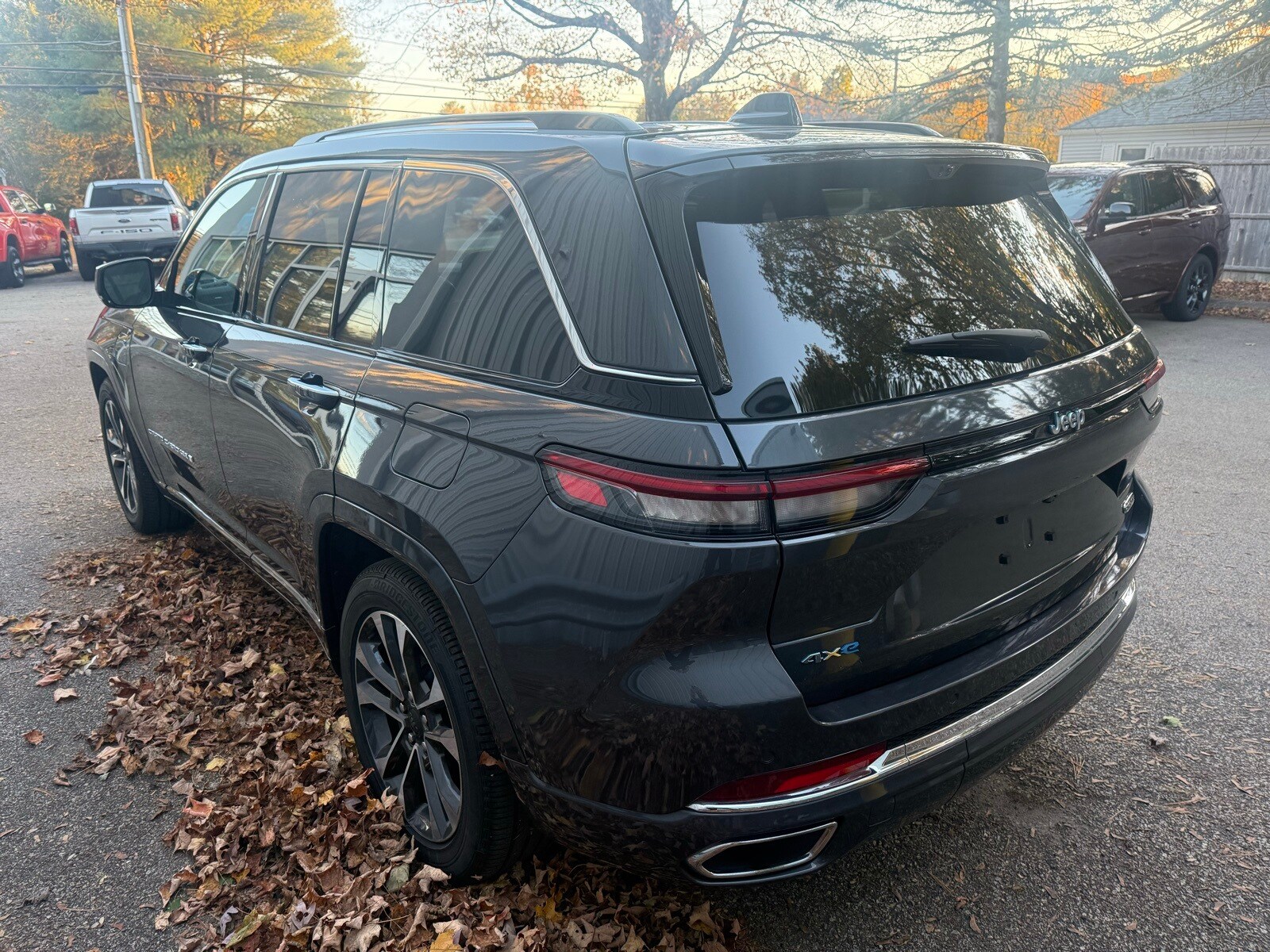 2023 Jeep Grand Cherokee Overland 4xe photo 2