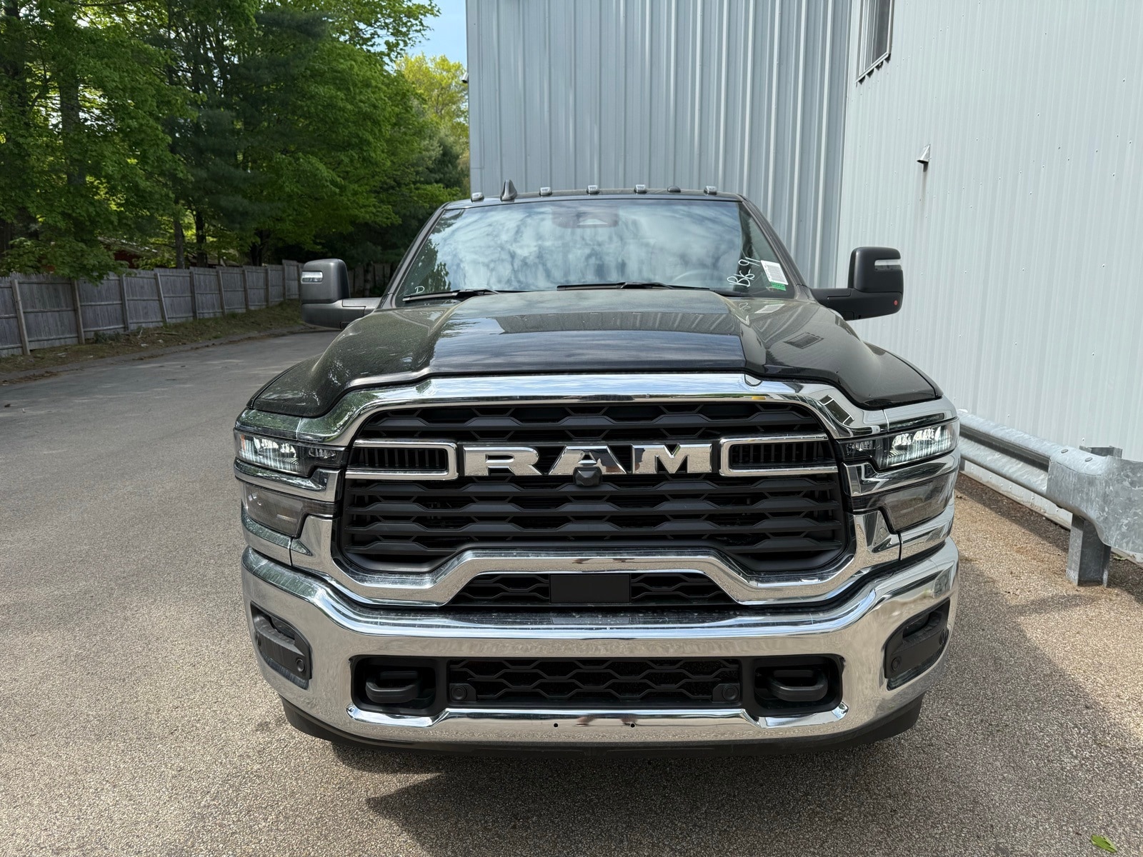 2025 Diamond Black Crystal Pearlcoat Ram 3500 TRADESMAN CREW CAB 4X4 6'4 BOX 4X4 Truck
