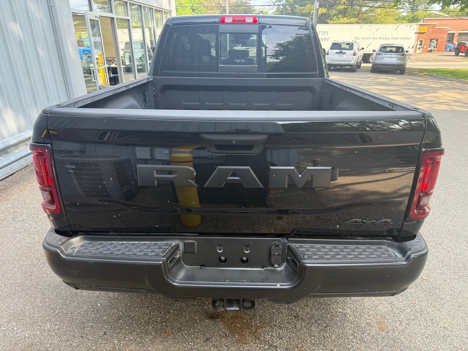 2025 Diamond Black Crystal Pearlcoat Ram 2500 TRADESMAN CREW CAB 4X4 6'4 BOX 4X4 Truck