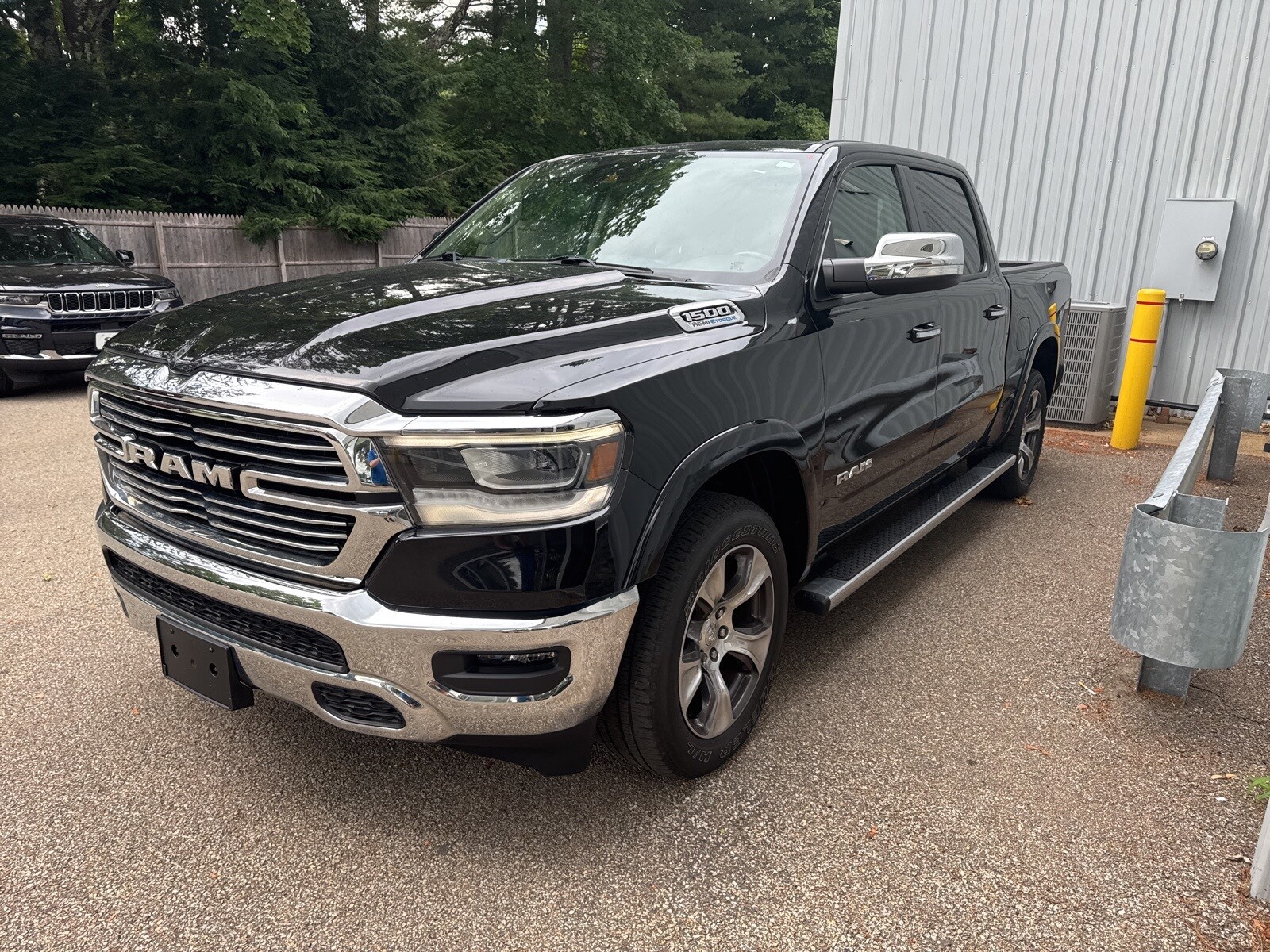 2022 Ram 1500 Laramie photo 3