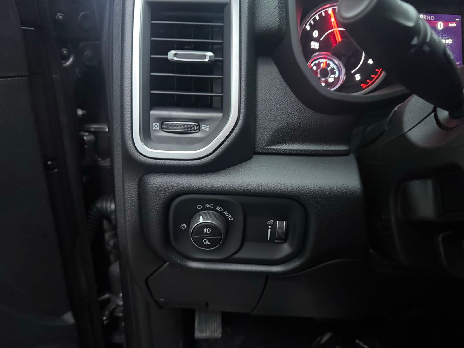 2026 RAM 2500 Big Horn - Photo 18