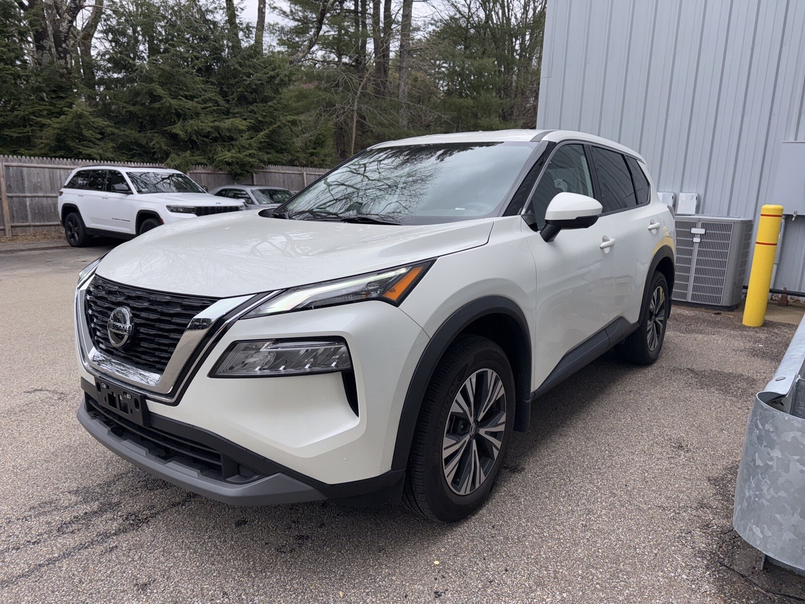 2021 Nissan Rogue SV photo 3