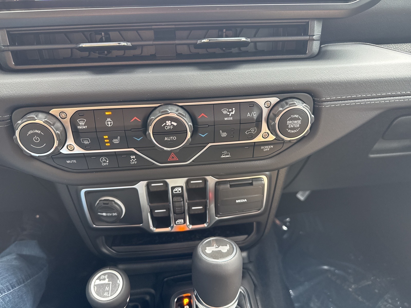 2025 Hydro Blue Pearlcoat Jeep Wrangler 4-DOOR SAHARA 4X4 SUV