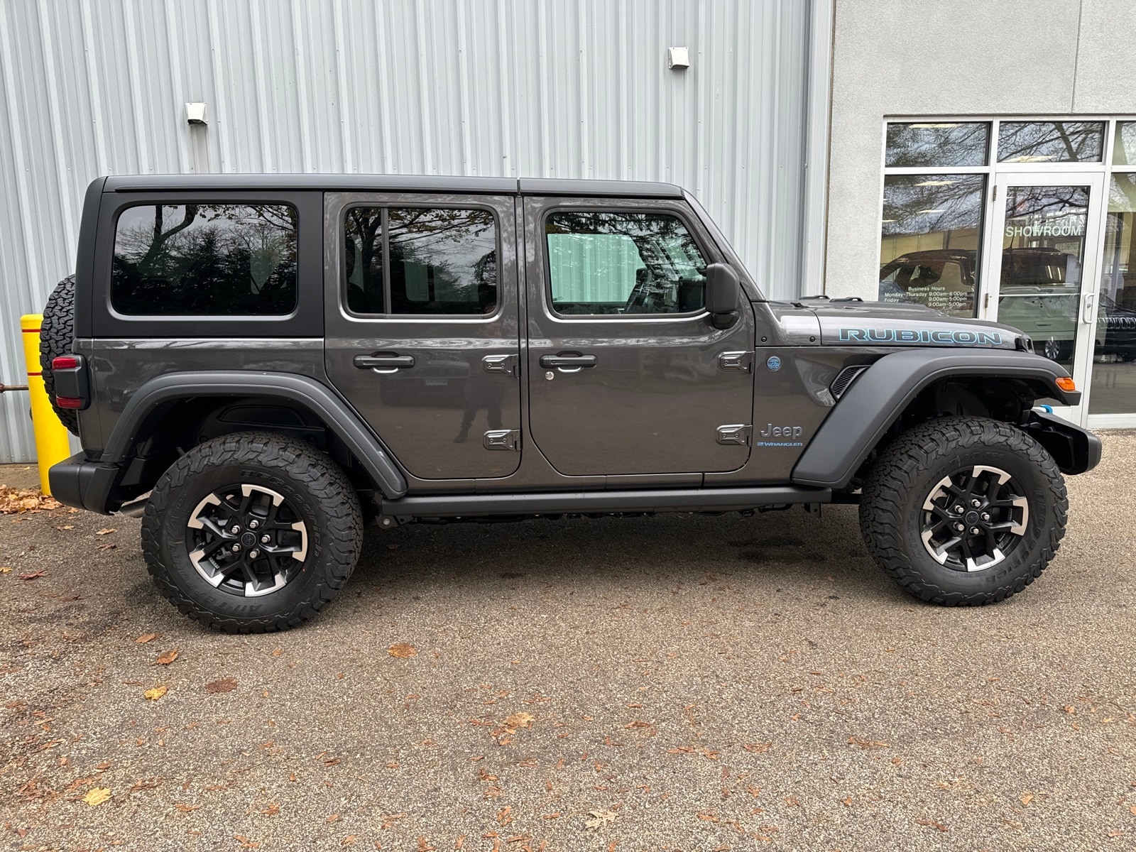 2024 Granite Crystal Jeep Wrangler 4xe 4-DOOR RUBICON 4X4 SUV