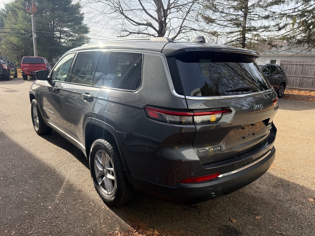 Used 2022 Jeep Grand Cherokee L Laredo SUV