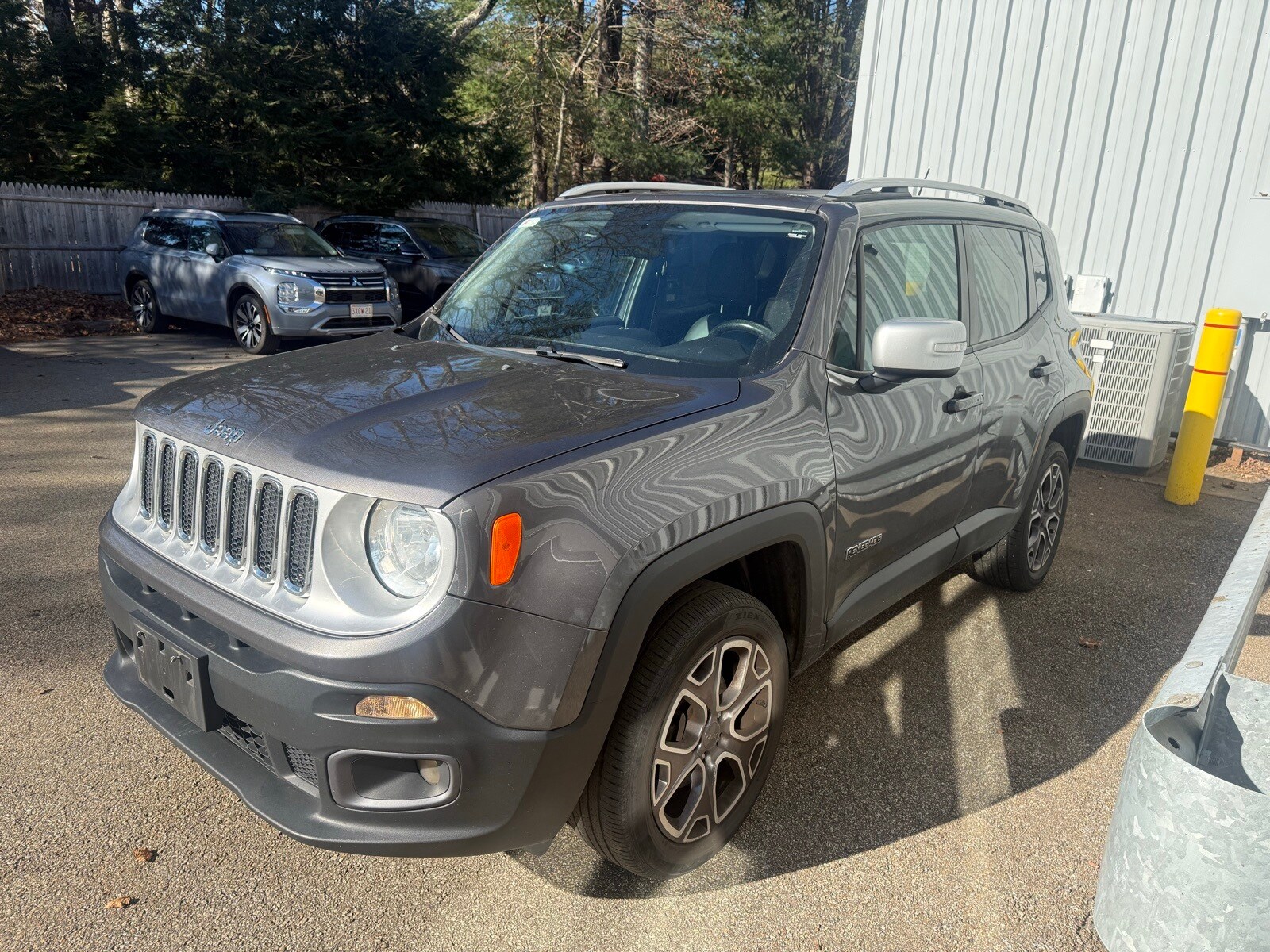 2017 Jeep Renegade Limited photo 2