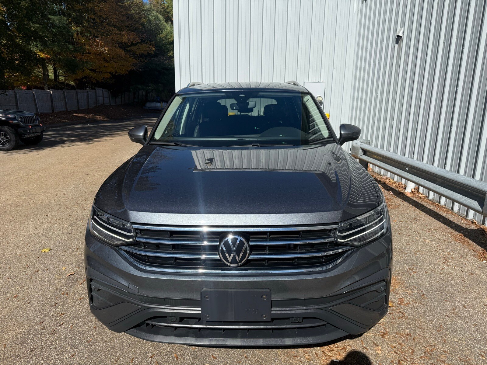 2022 Volkswagen Tiguan SE photo 2