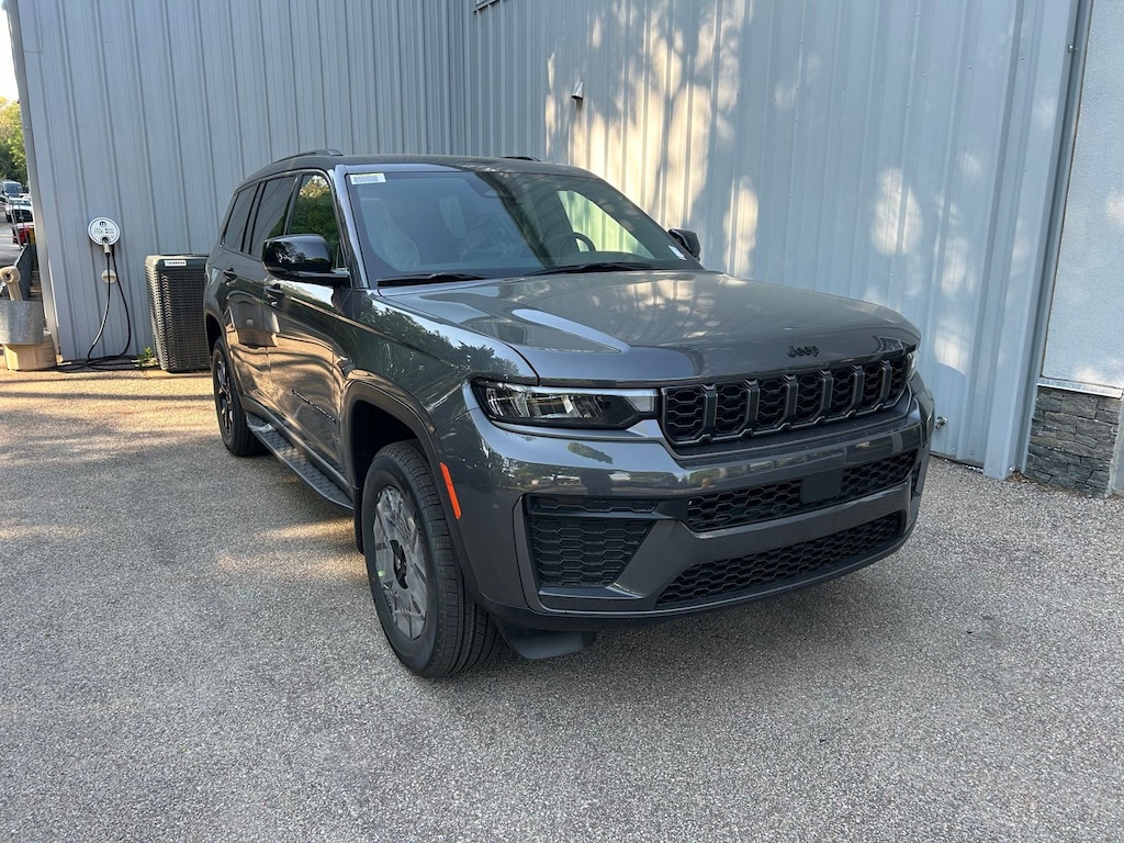New 2026 Jeep Grand Cherokee L LAREDO ALTITUDE 4X4 Sport Utility