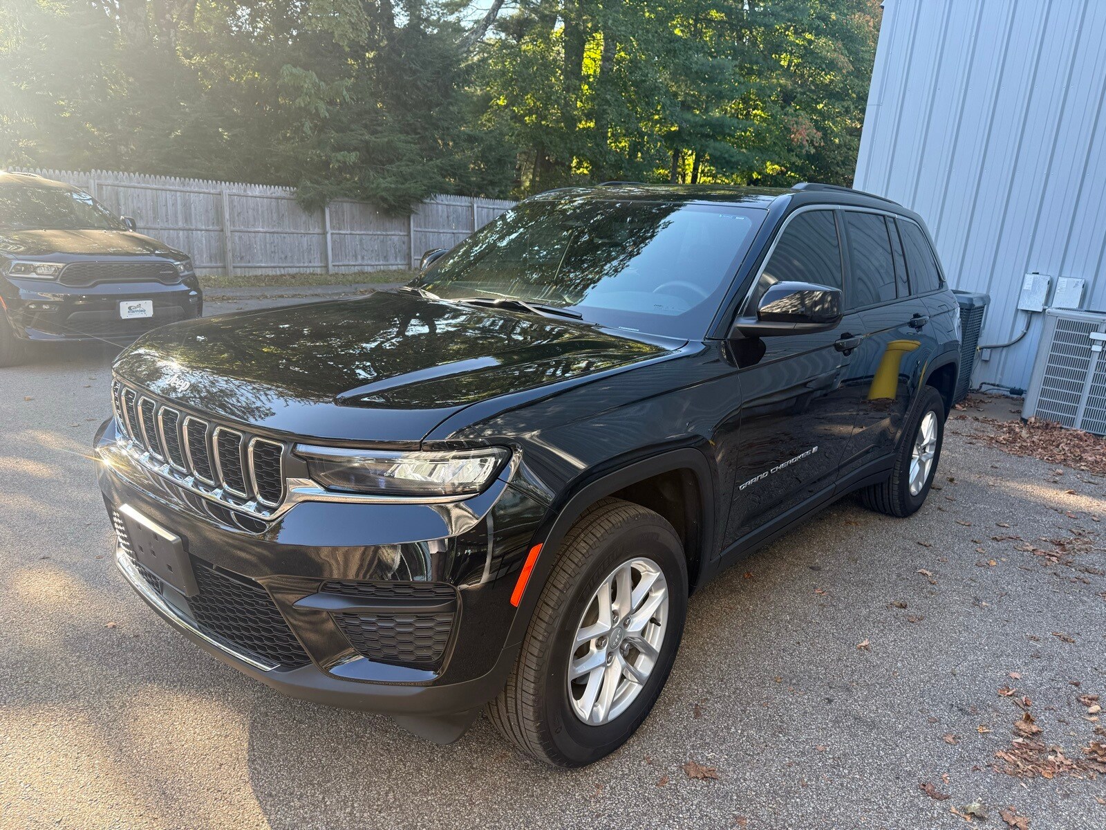 2024 Jeep Grand Cherokee Laredo photo 3